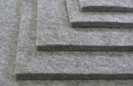 Синтетический войлок NEOTEX PROM завода нетканых материалов НЕОТЕКС – это нетканый материал, изготавливаемый по иглопробивной технологии из синтетических полиэфирных волокон.